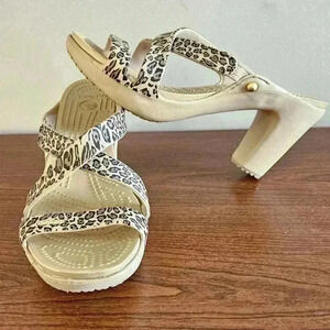 Crocs Women’s Leopard Print Lightweight Comfortable Open Toe Heels Size 10
